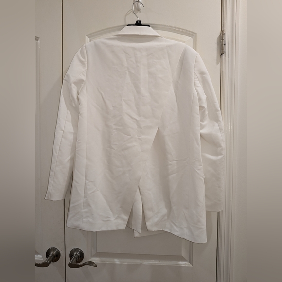 12. NWT BARDOT MAISON SPLIT BACK BLAZER - Picture 9 of 10